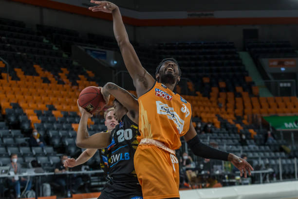 西班牙籍足 西班牙籍足